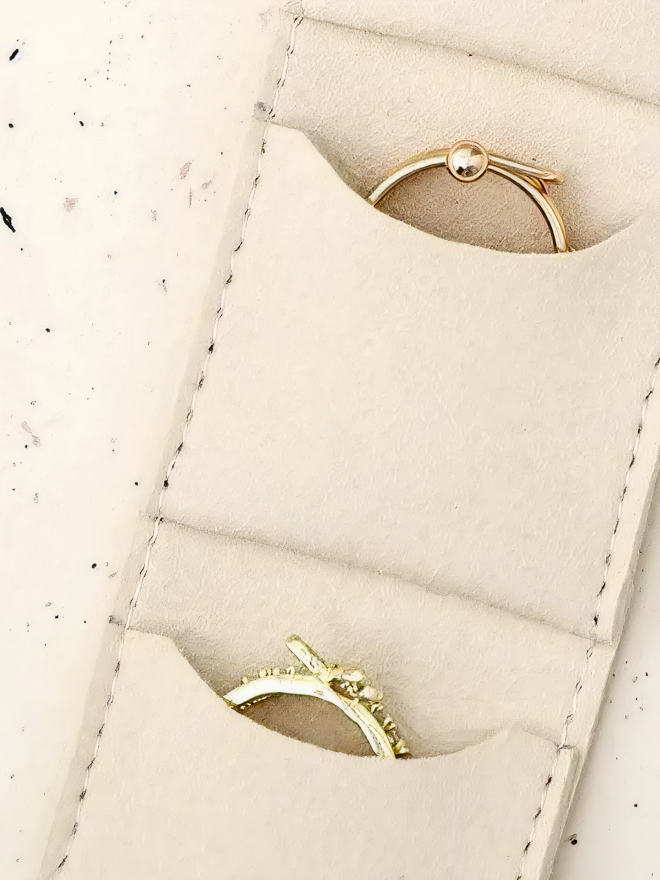 Mini Jewelry Travel Purse in White 