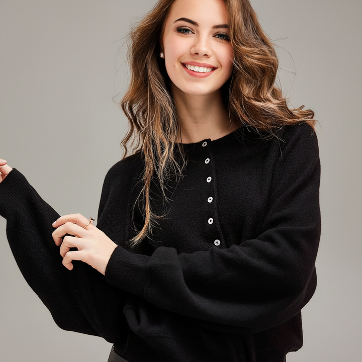Vintage O-neck Pullover Sweater in  Black