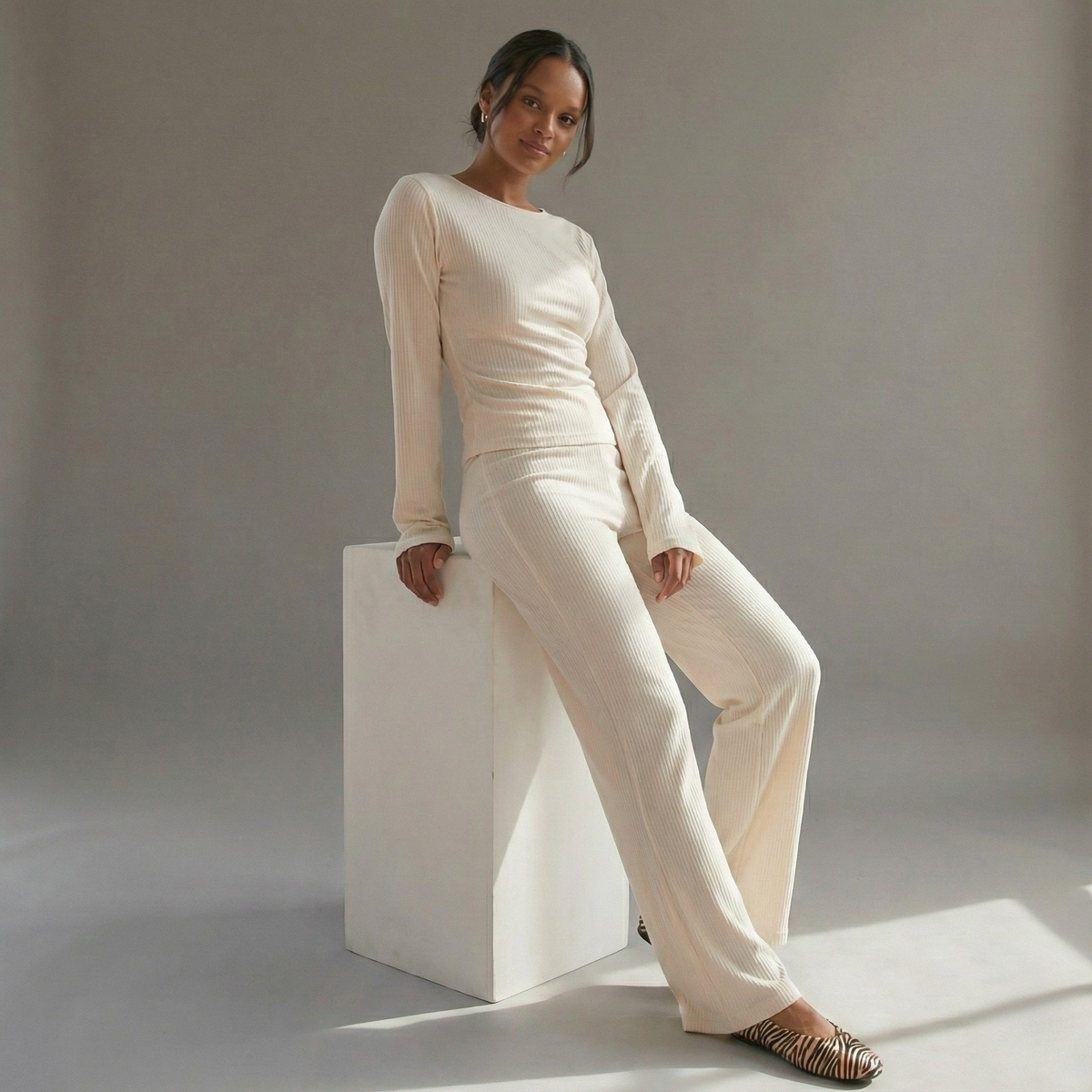Round Neck Flare Sleeve Top & Bottom Set - back view
